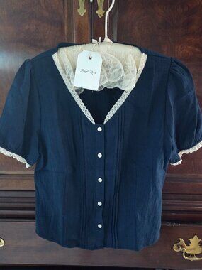 NWT Simple Retro Top